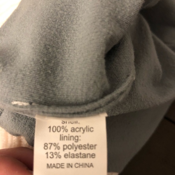 Under Armor beanie with fleece inside - Picture 4 of 4